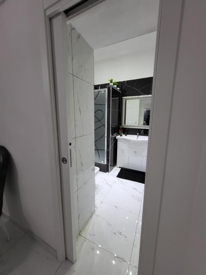 La Casa Di Titina Apartment เนเปิลส์ ภายนอก รูปภาพ