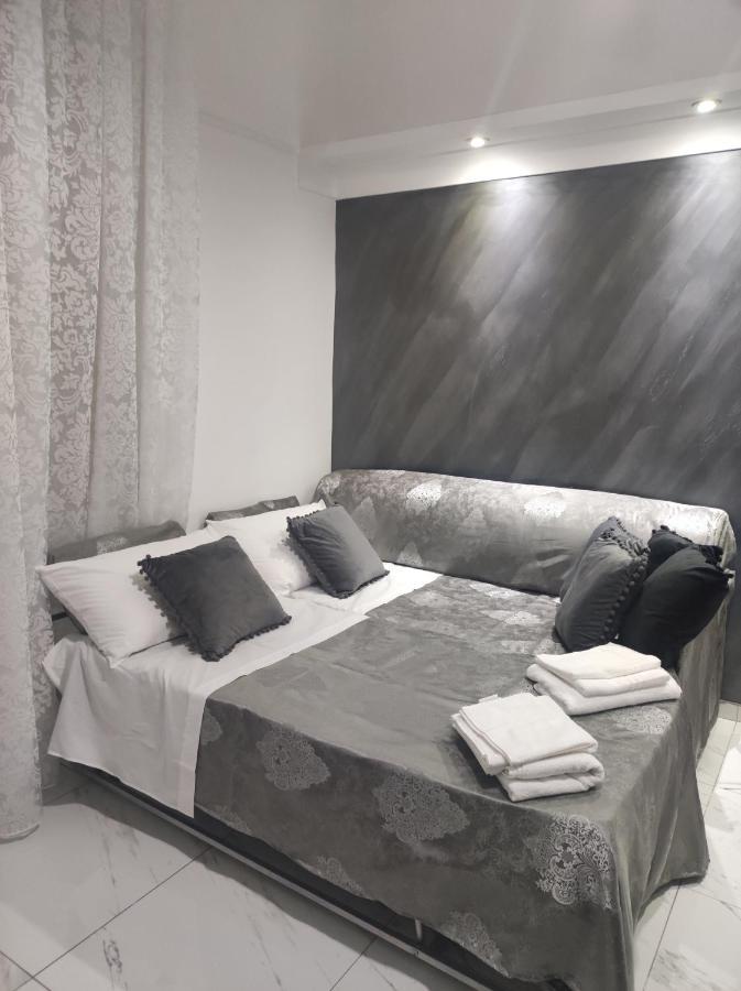 La Casa Di Titina Apartment เนเปิลส์ ภายนอก รูปภาพ